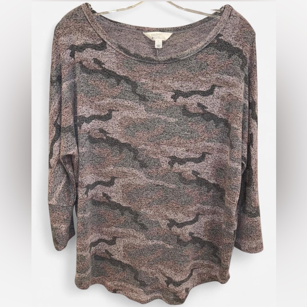 Market & Spruce Camo Print Soft Knit Top | Size Large